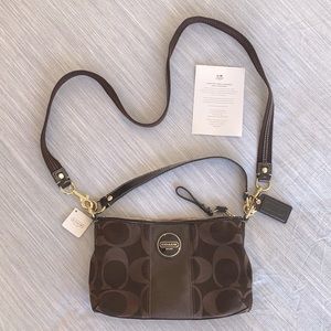 Coach Signature Handbag/Crossbody F18035